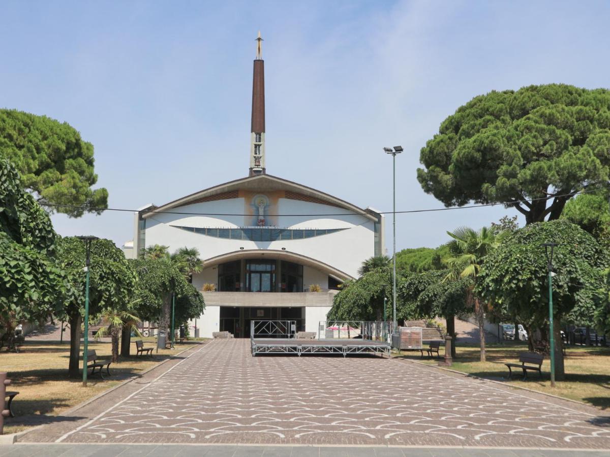 Burello Apartment Lignano Sabbiadoro Exterior photo