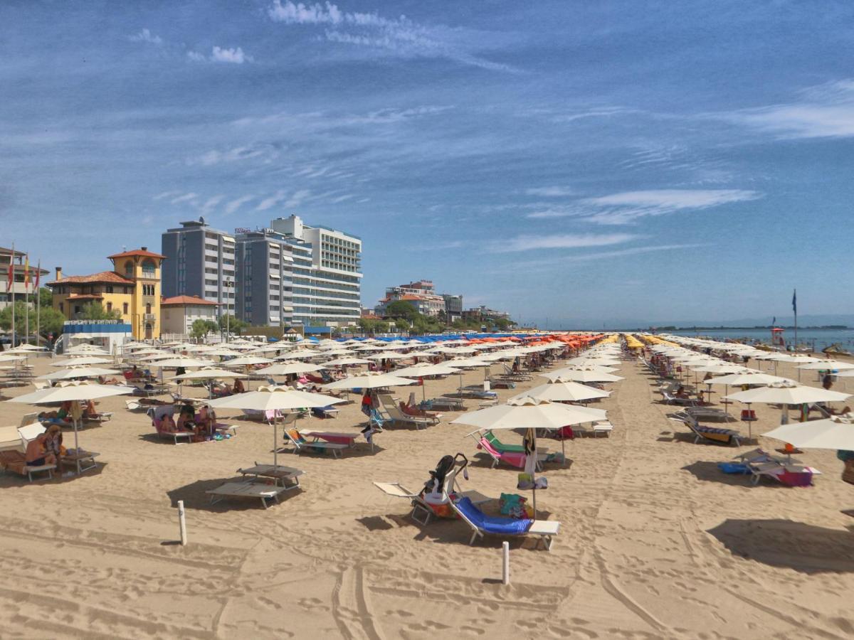 Burello Apartment Lignano Sabbiadoro Exterior photo