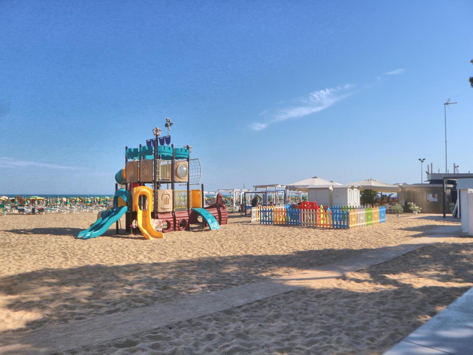 Burello Apartment Lignano Sabbiadoro Exterior photo
