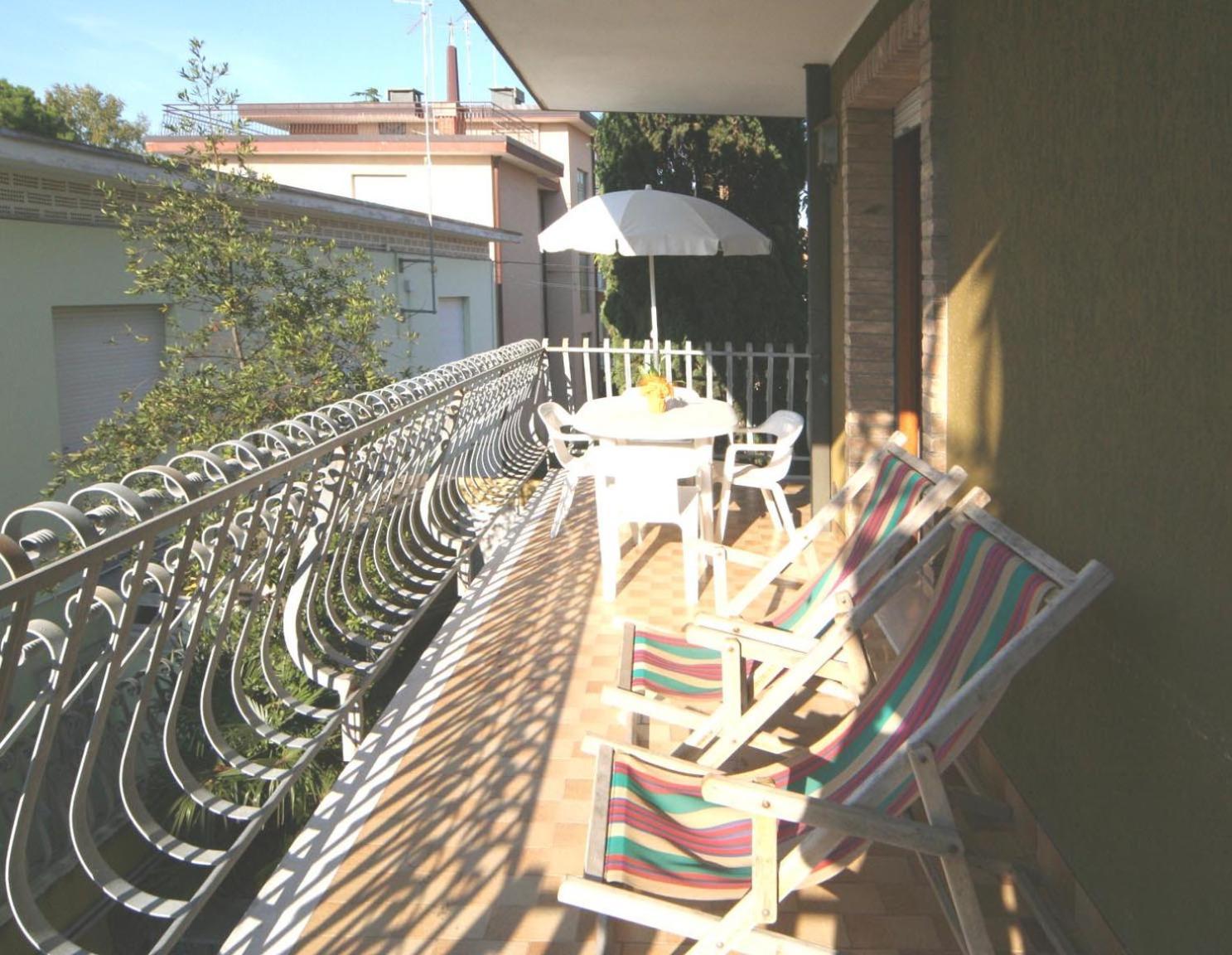 Burello Apartment Lignano Sabbiadoro Exterior photo